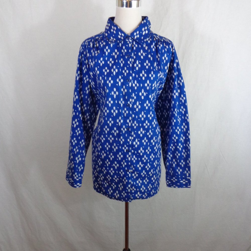BLUE & WHITE BUTTON UP SHIRT L